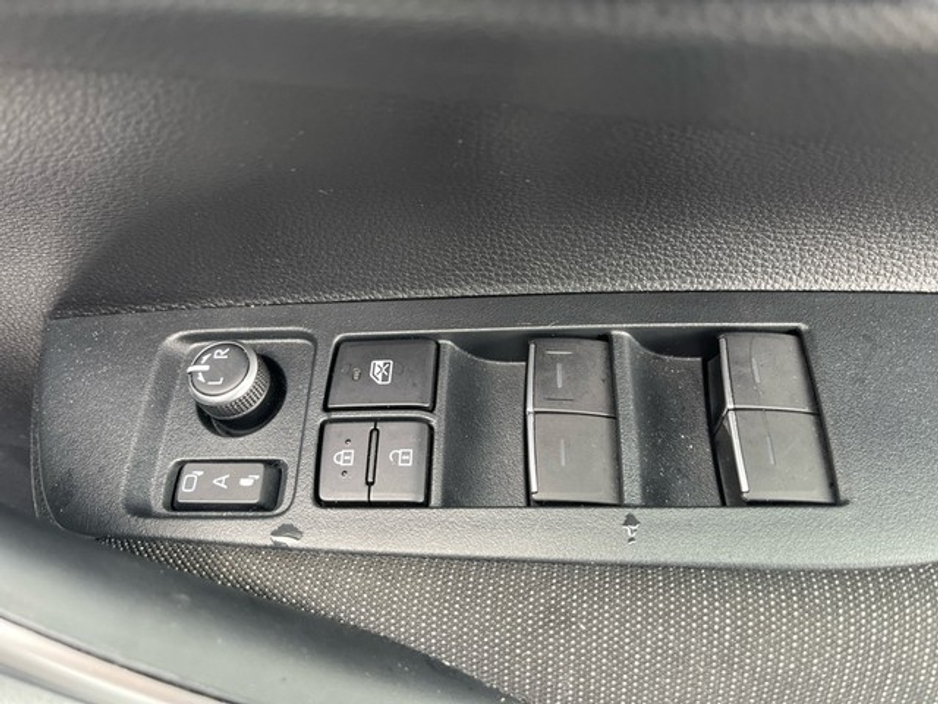 2024 Toyota Corolla - image 17