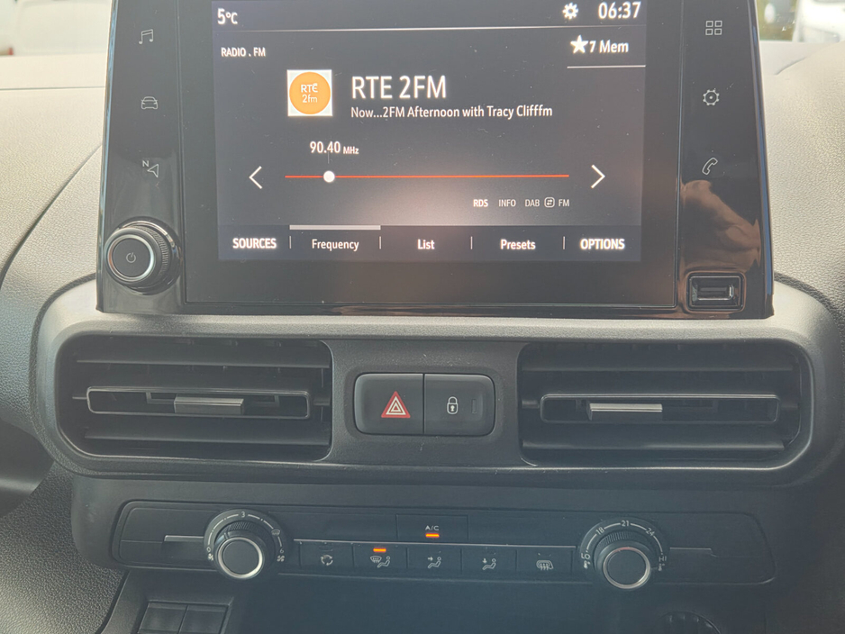 2021 Opel Combo  €12,499