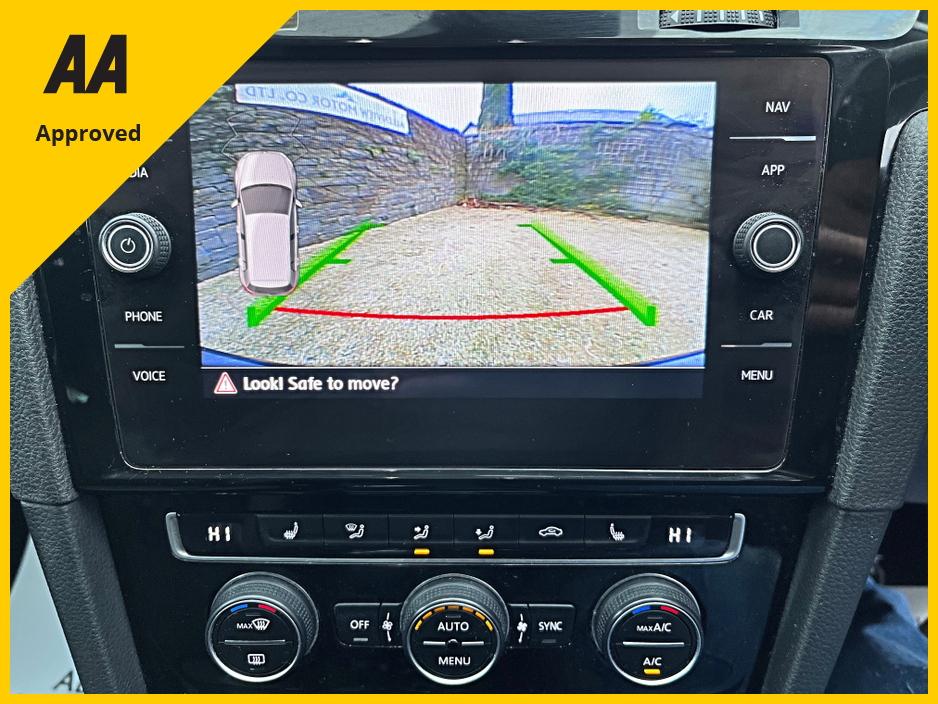 2019 Volkswagen Golf - image 24