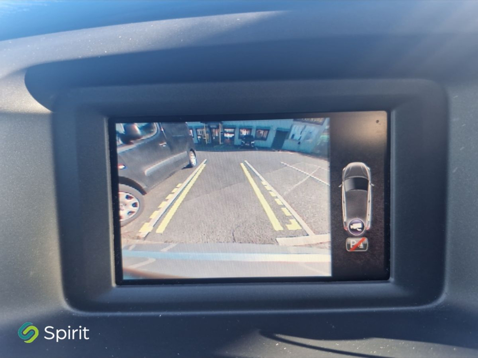 2016 Volvo V40 - image 14