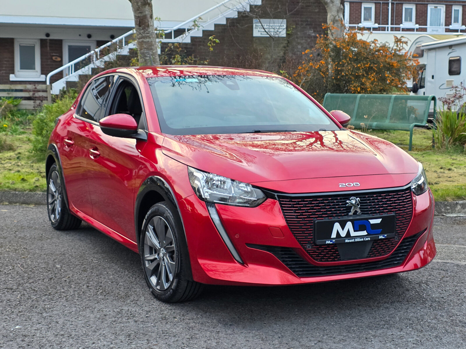 2021 Peugeot 208 - image 3