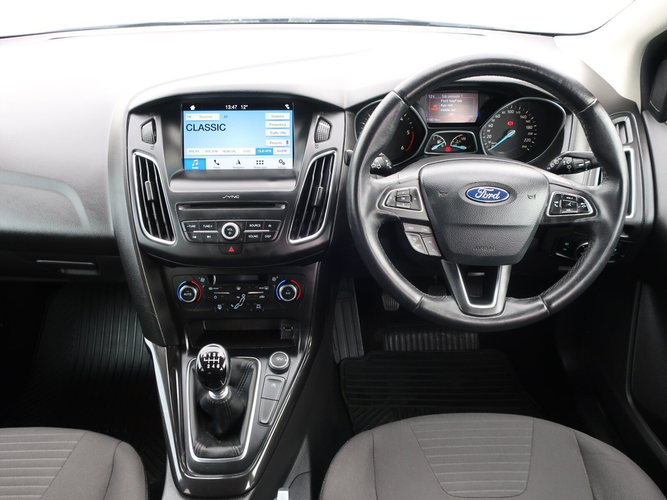 2018 Ford Focus - image 9