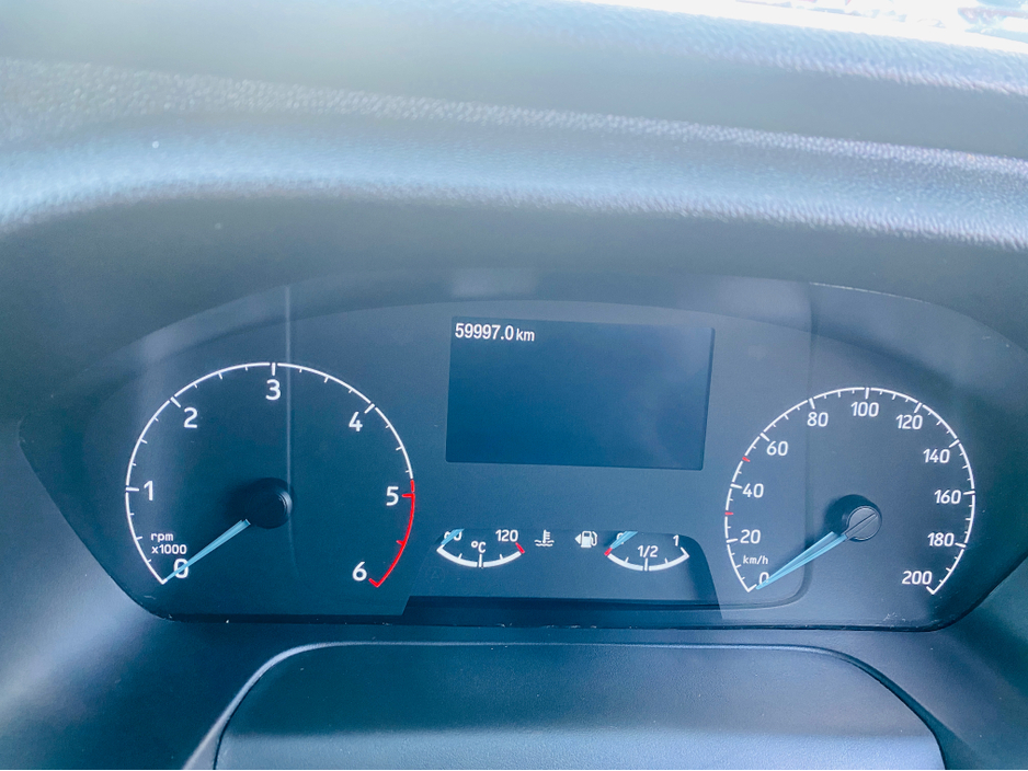 2021 Ford Transit Custom - image 13