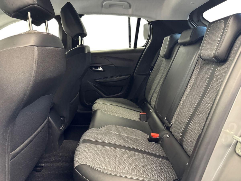 2024 Peugeot 208 - image 11