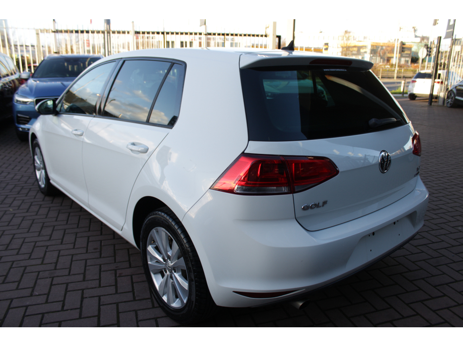 2016 Volkswagen Golf - image 6