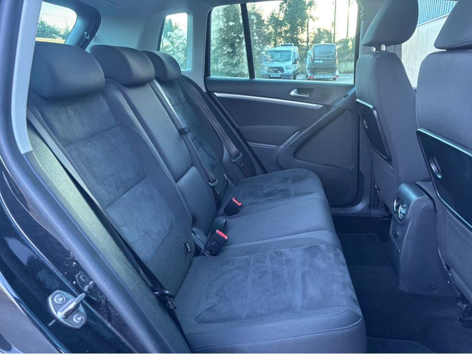 2015 Volkswagen Tiguan - image 13