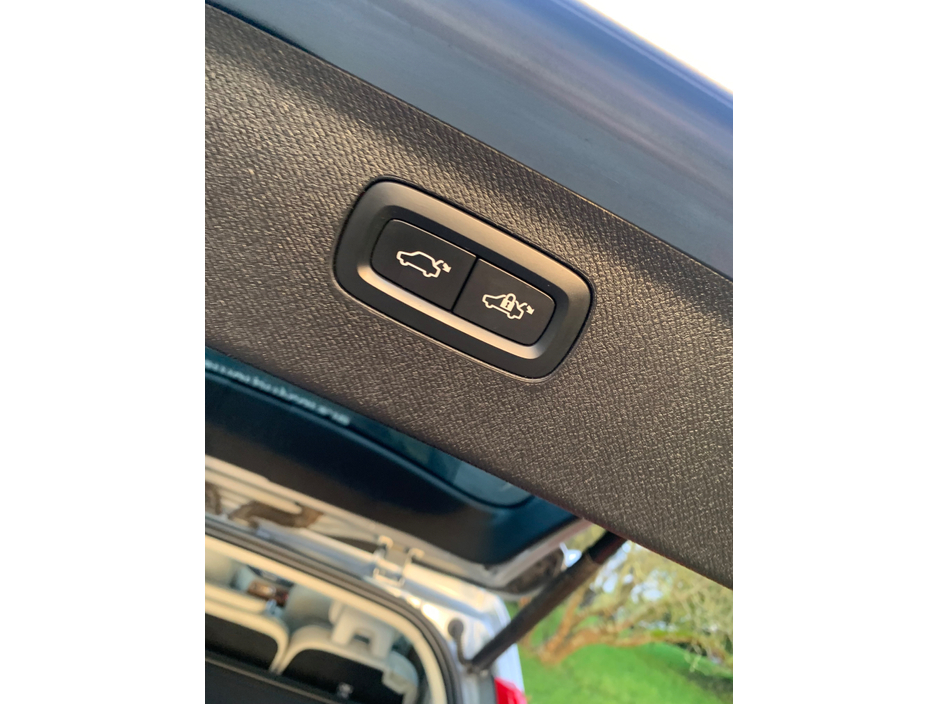 2019 Volvo XC90 - image 19