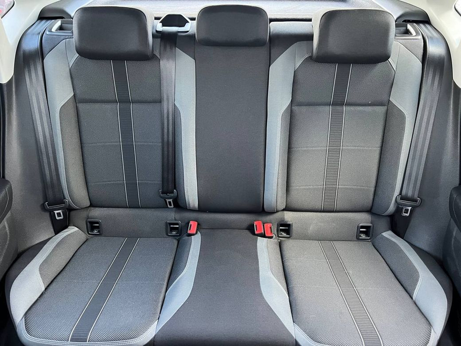 2018 Volkswagen Polo - image 12