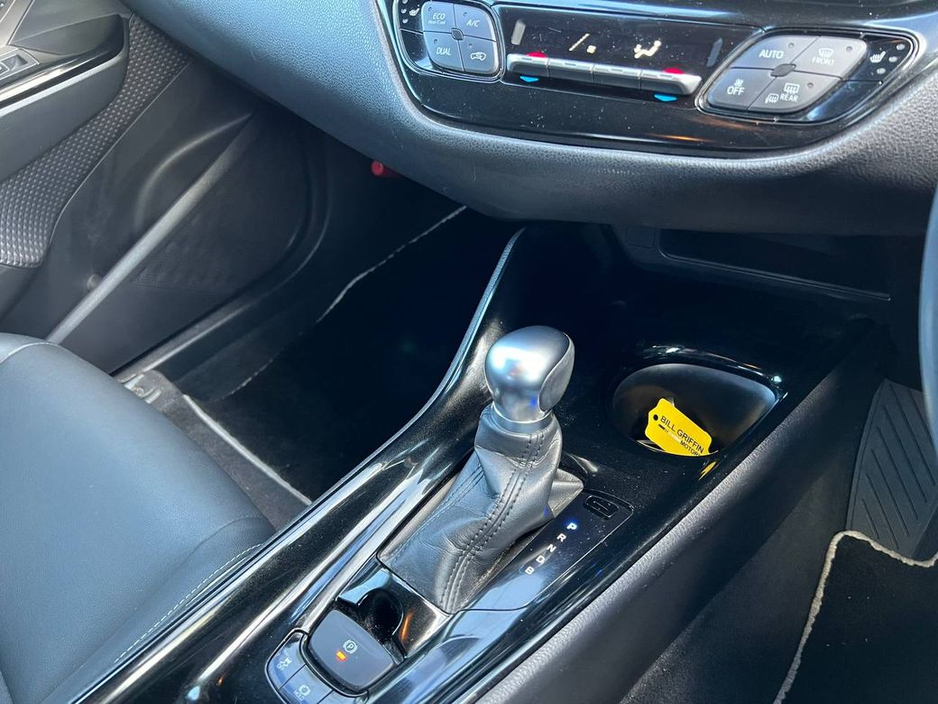 2019 Toyota C-HR - image 11