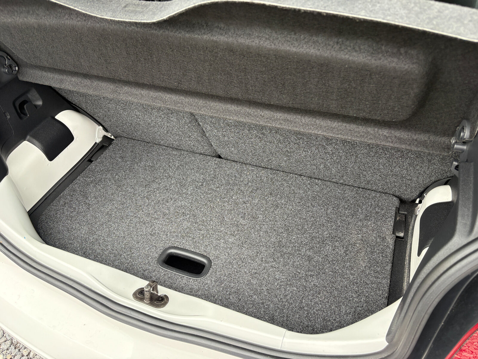 2015 Volkswagen up! - image 20