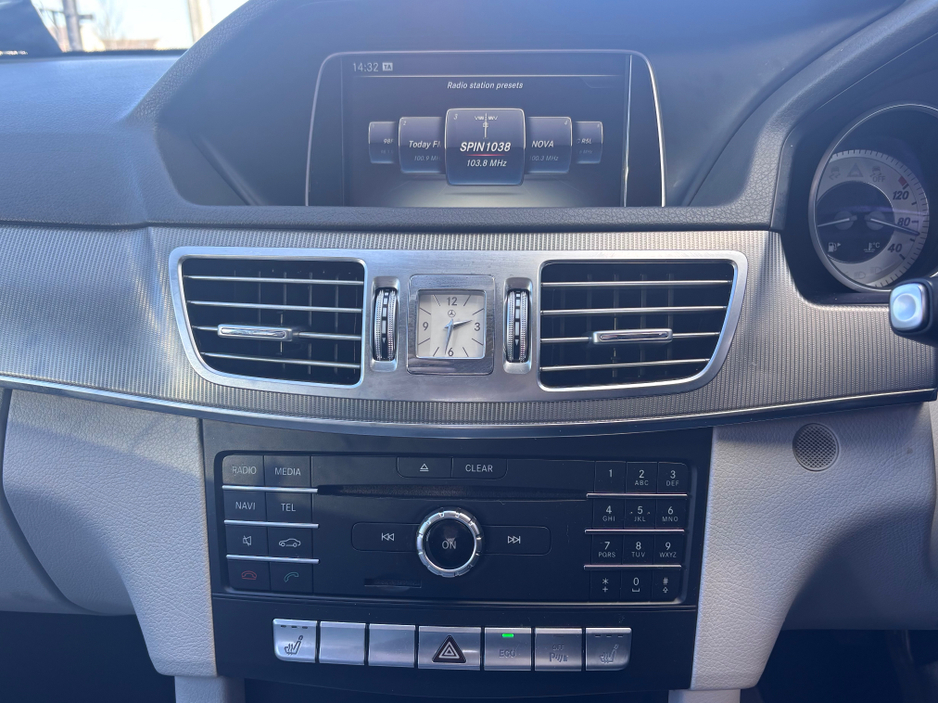 2016 Mercedes-Benz E Class - image 9