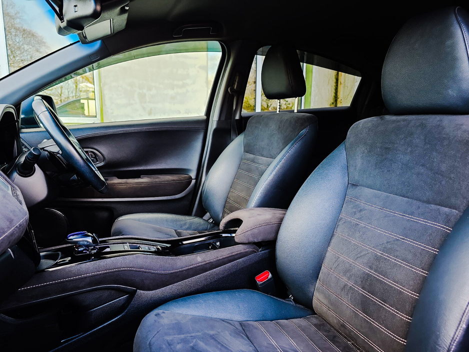 2017 Honda Vezel - image 10