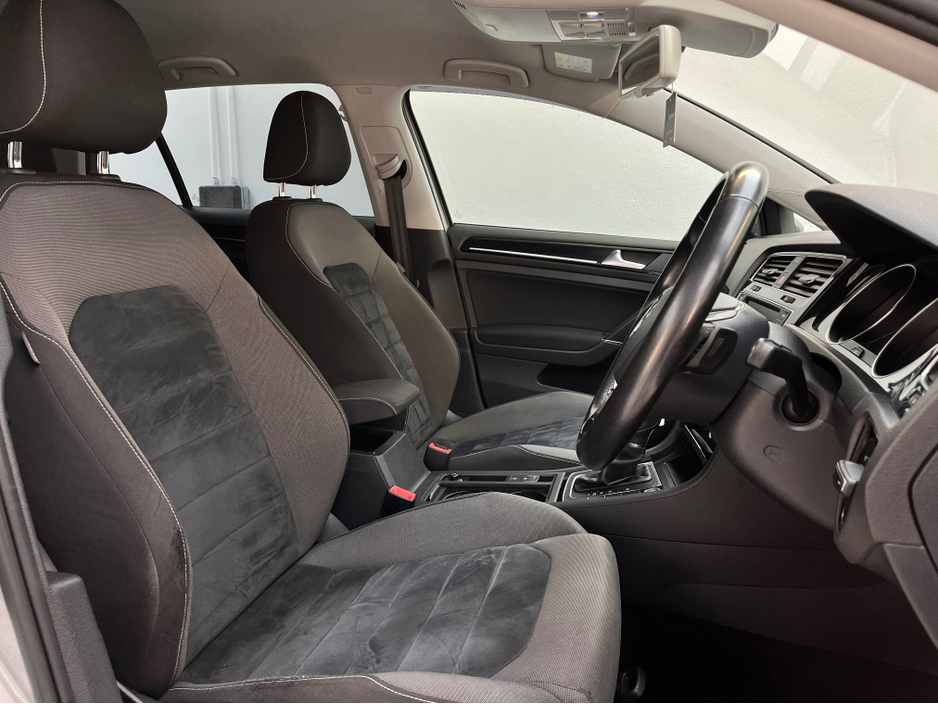 2016 Volkswagen Golf - image 24