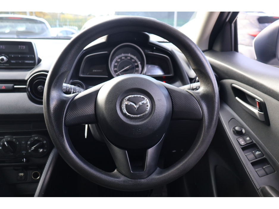 2016 Mazda Demio - image 17