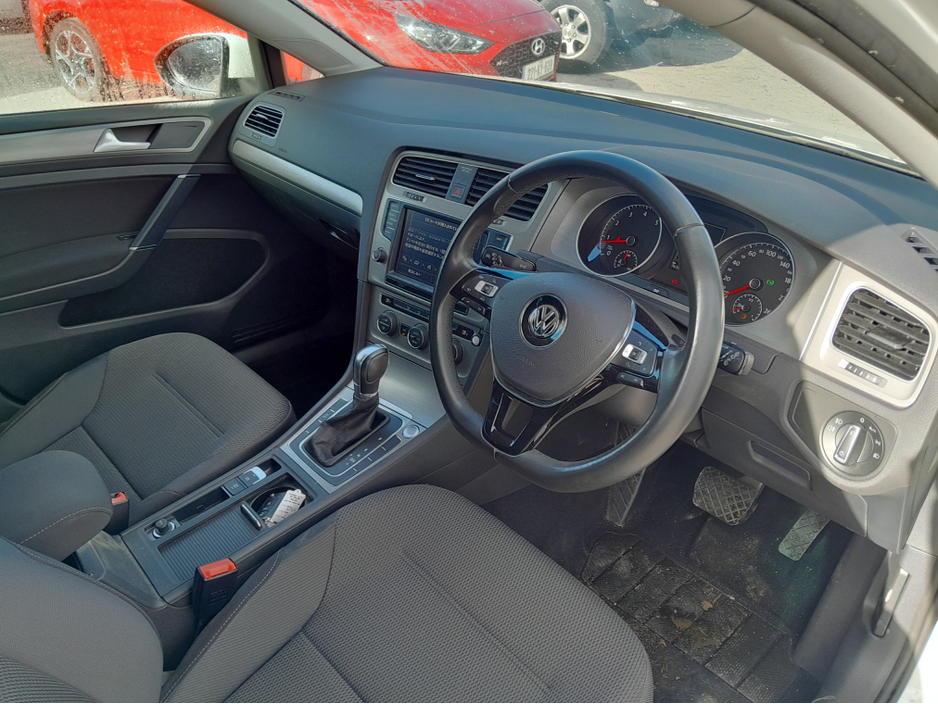 2016 Volkswagen Golf - image 8