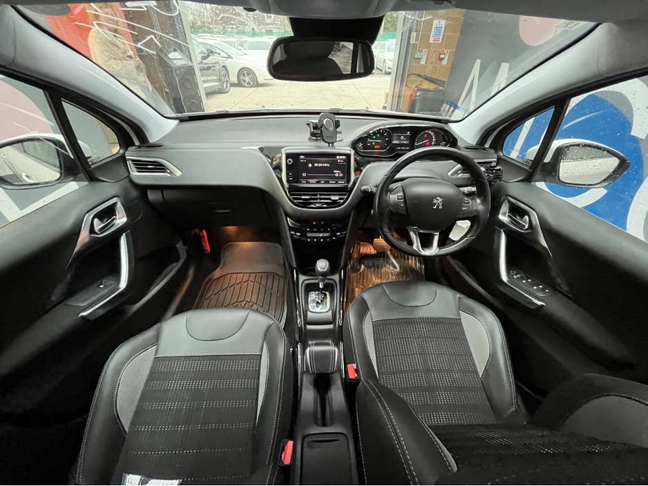 2017 Peugeot 2008 - image 13