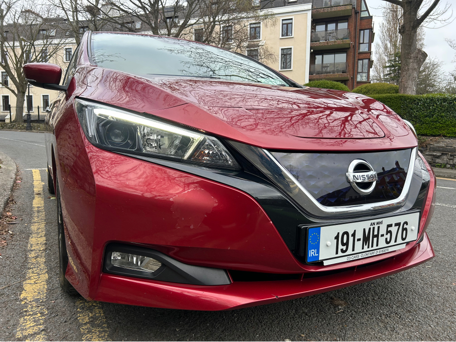 2019 Nissan Leaf - image 3