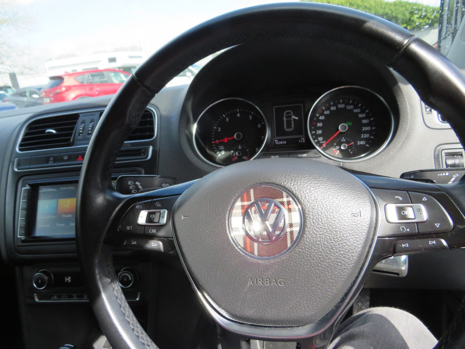 2014 Volkswagen Polo - image 8