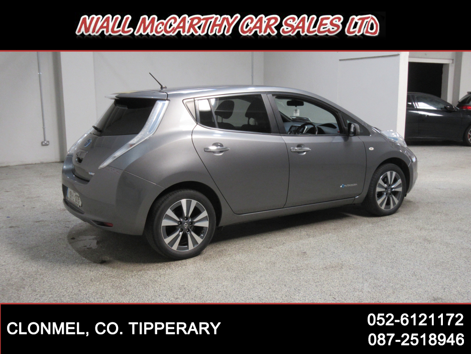 2015 Nissan Leaf - image 5