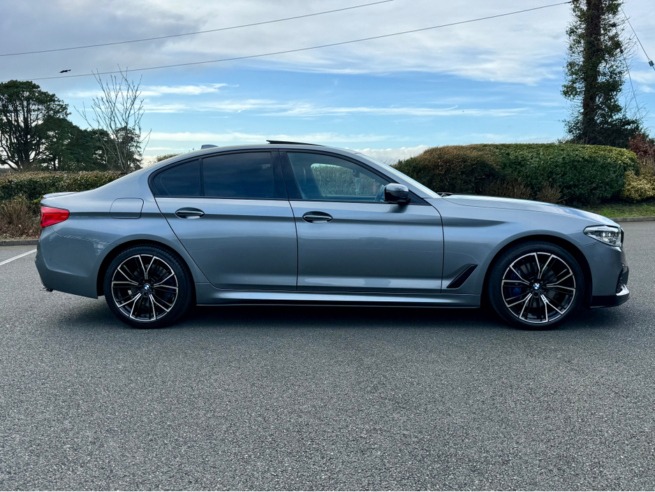 2018 BMW 5 Series - image 2