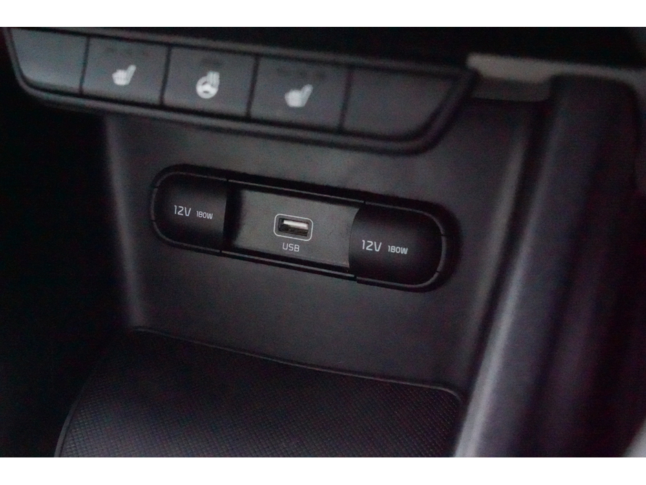 2020 Kia Sportage - image 18