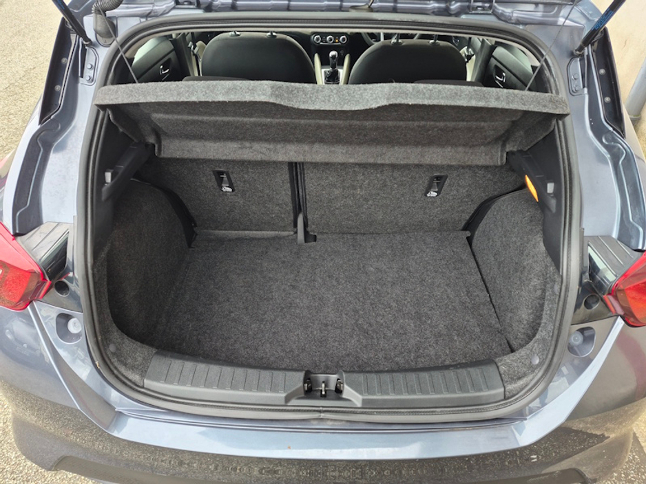 2019 Nissan Micra - image 10