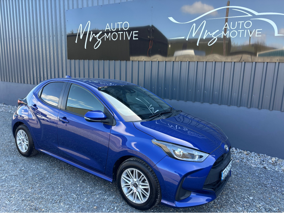 2020 Toyota Yaris - image 3