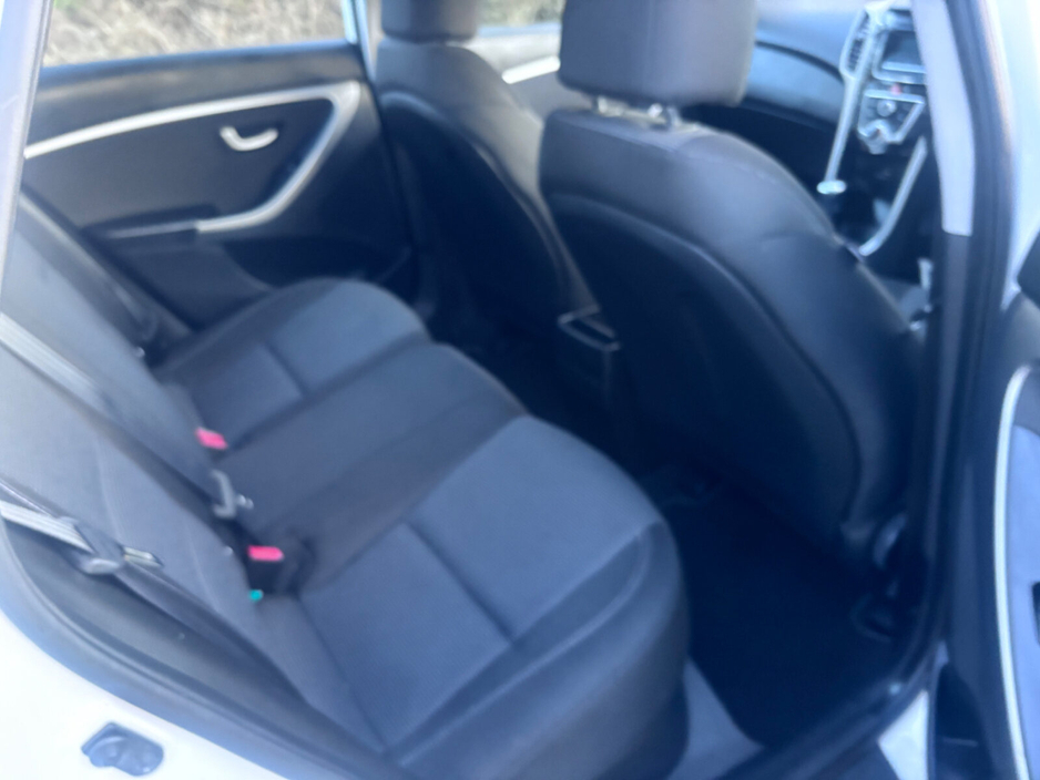 2016 Hyundai i30 - image 8