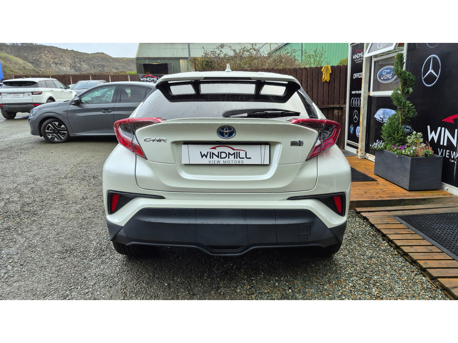2019 Toyota C-HR Luna Sport Hybrid €19,950