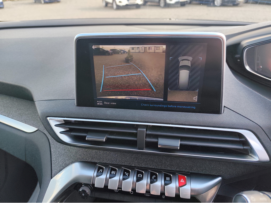 2019 Peugeot 5008 - image 11