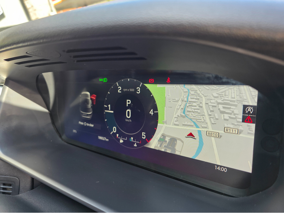 2021 Land Rover Discovery - image 14