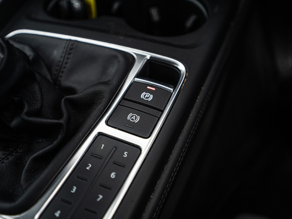 2016 Audi A4 - image 30