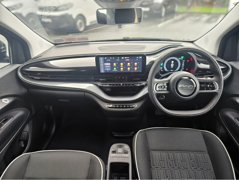 2025 Fiat 500e - image 2