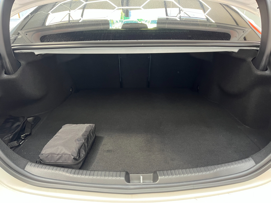 2024 Mercedes-Benz C Class - image 9