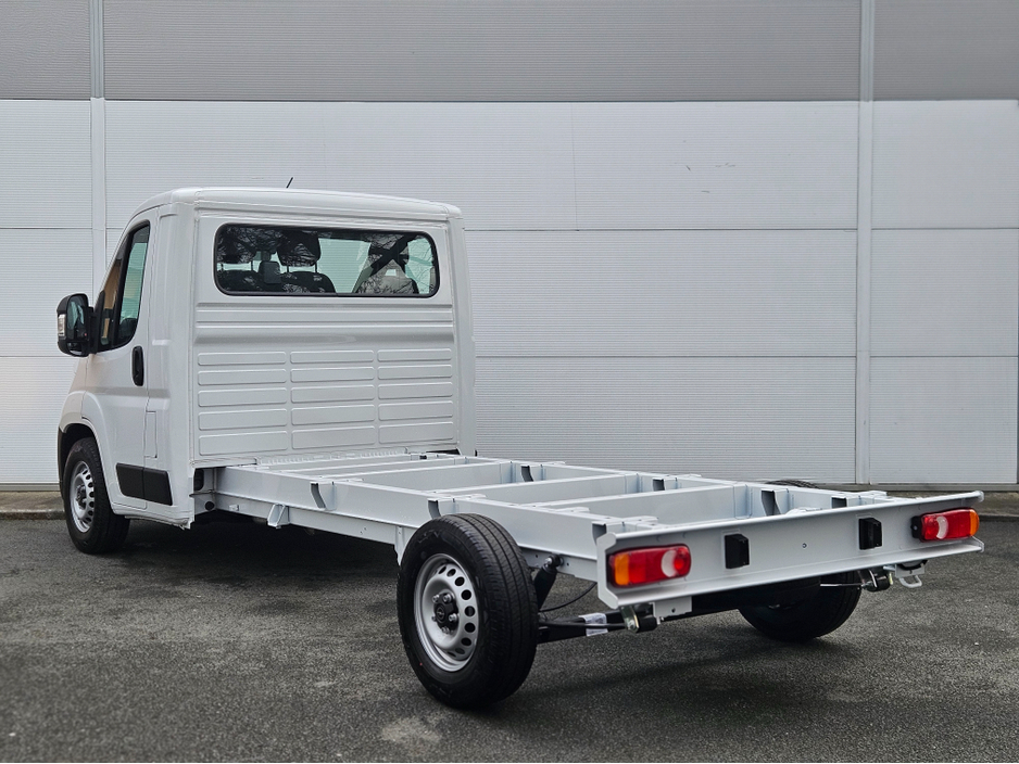 2026 Opel Movano Chassis-cab 2.2 140PS €31,378