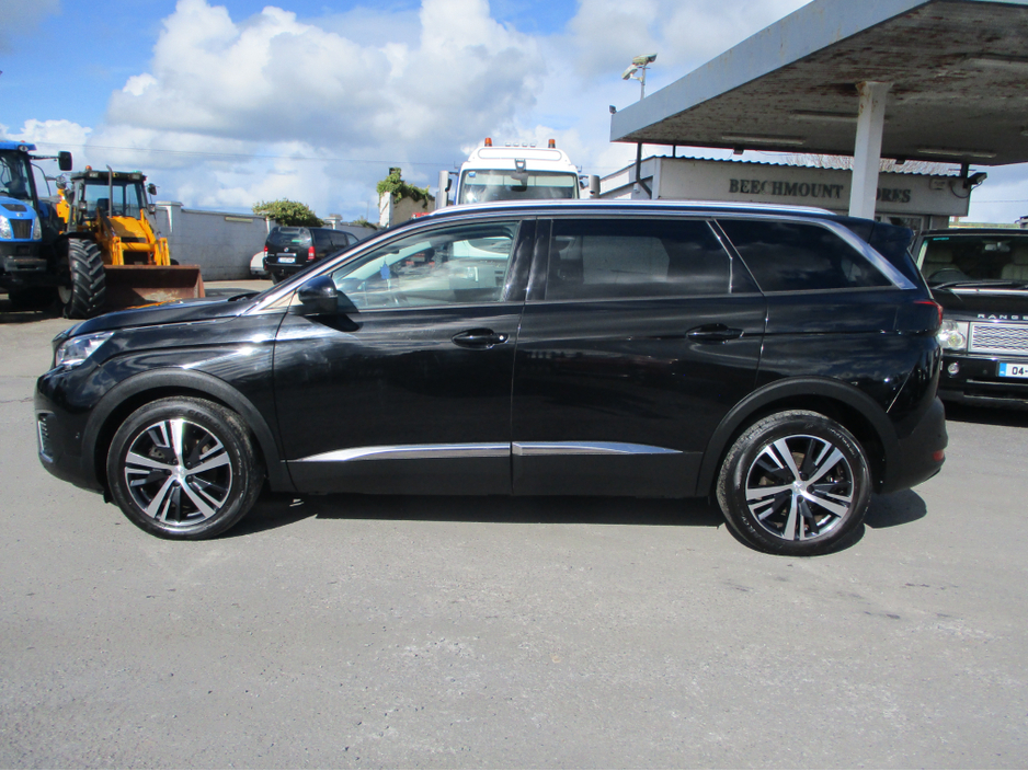 2018 Peugeot 5008 - image 11