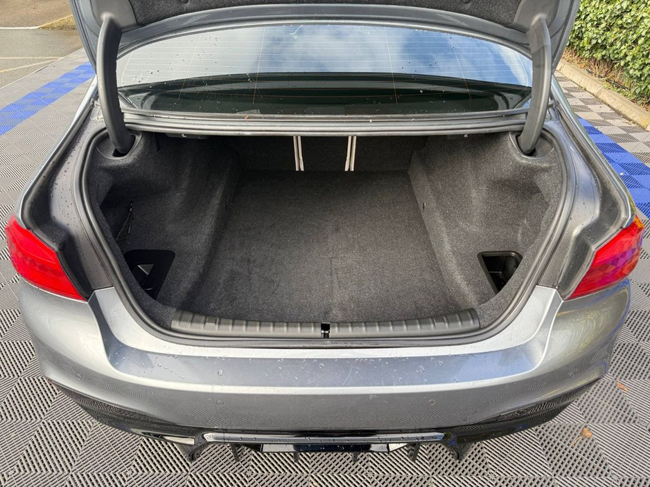 2018 BMW 5 Series - image 14