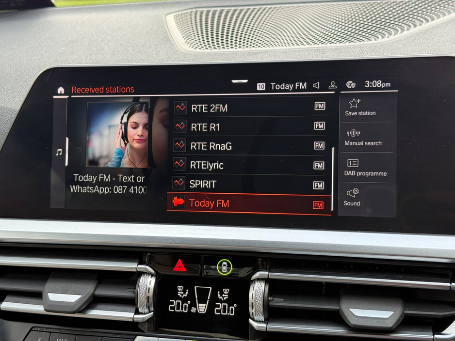 2022 BMW 3 Series - image 16