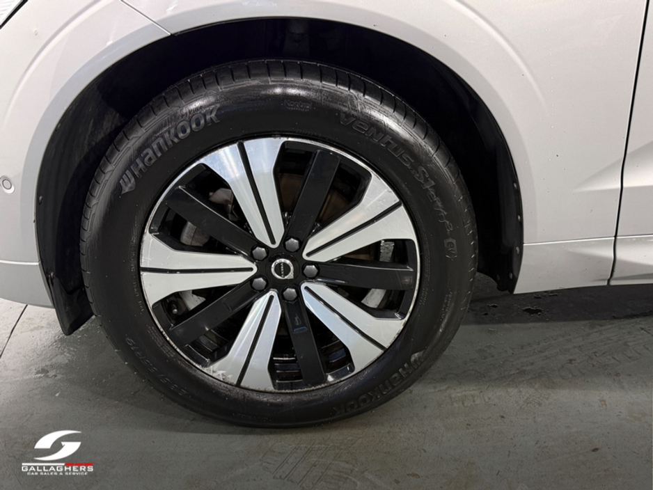 2023 Volvo XC60 - image 25