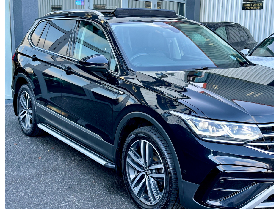 2022 Volkswagen Tiguan Allspace ++LEATHER / AUTO / 7-SEAT  PANORAMIC ROOF++ €33,950