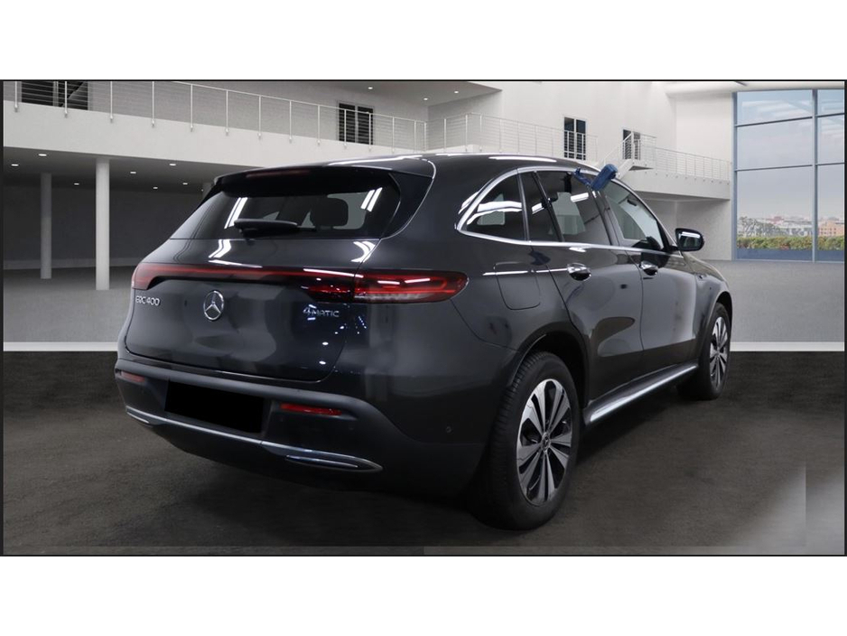 2021 Mercedes-Benz EQC - image 7