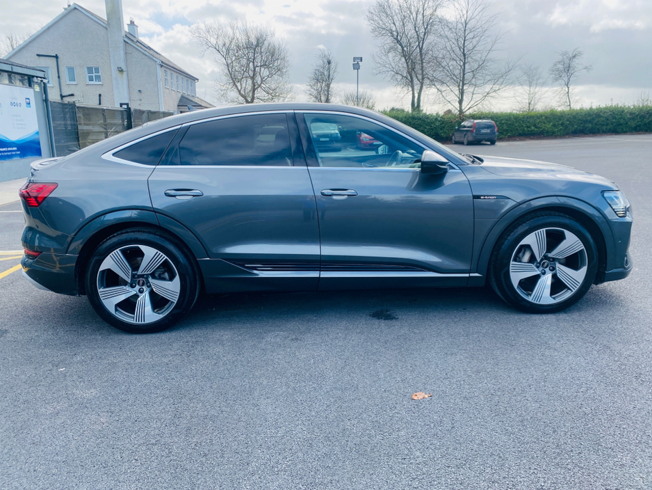 2022 Audi e-tron - image 4