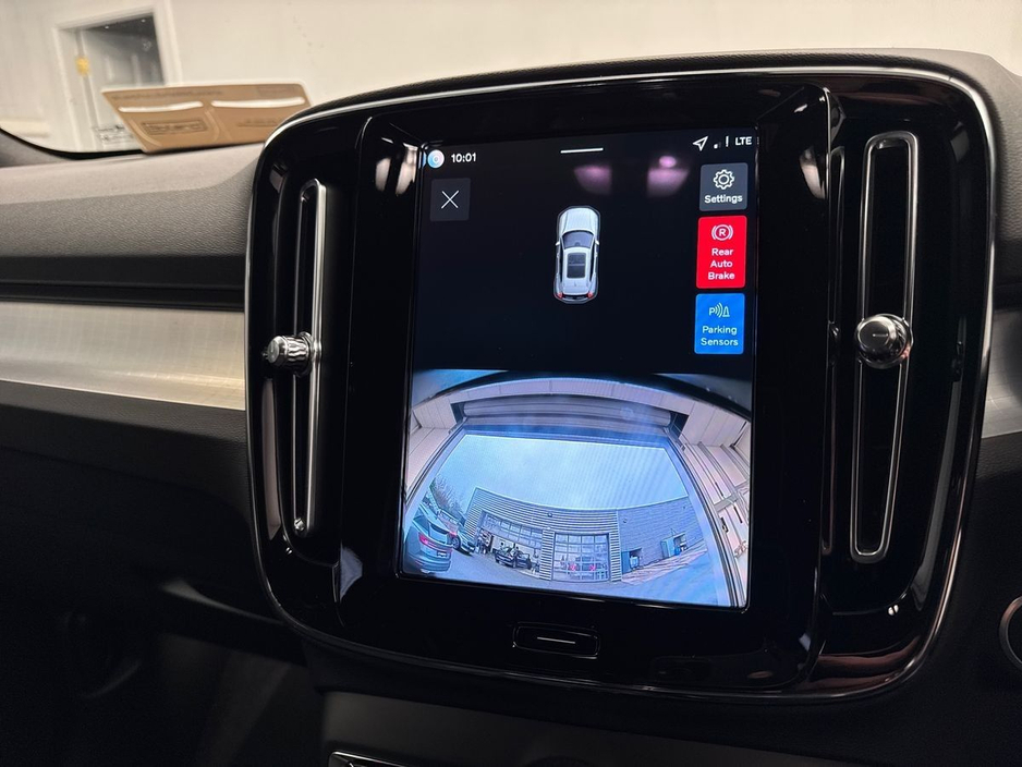 2026 Volvo XC40 - image 20