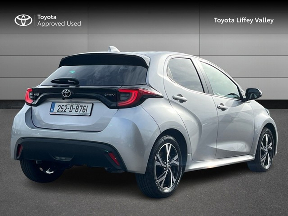 2025 Toyota Yaris - image 2