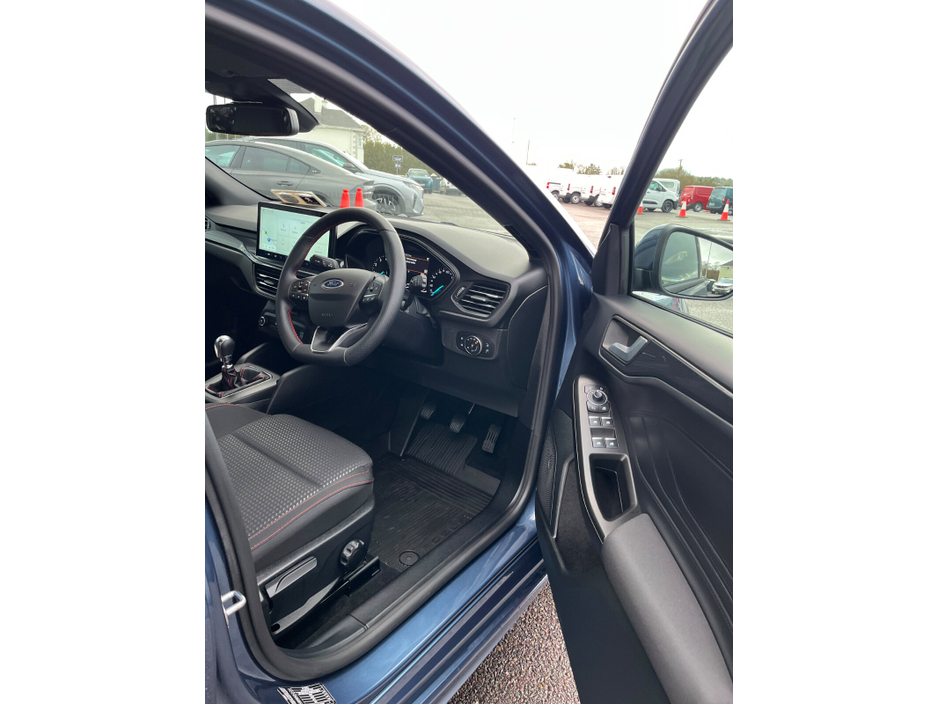 2025 Ford Focus - image 7