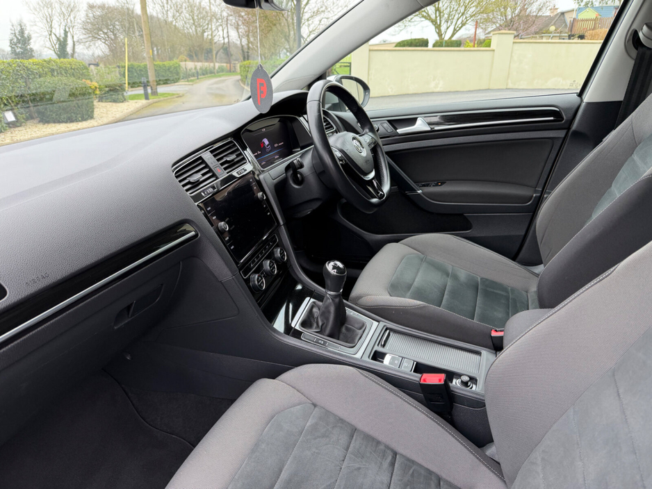 2019 Volkswagen Golf - image 16