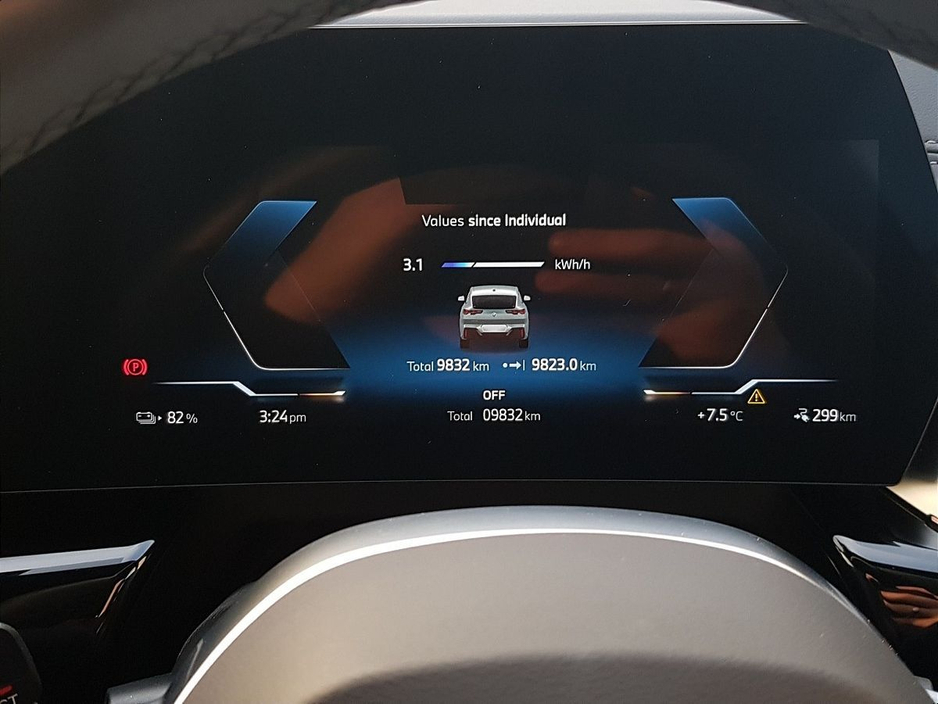 2025 BMW iX2 - image 9