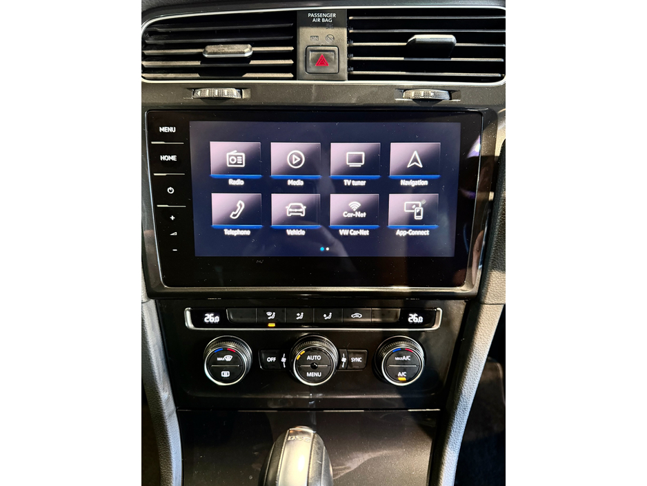 2019 Volkswagen Golf - image 13