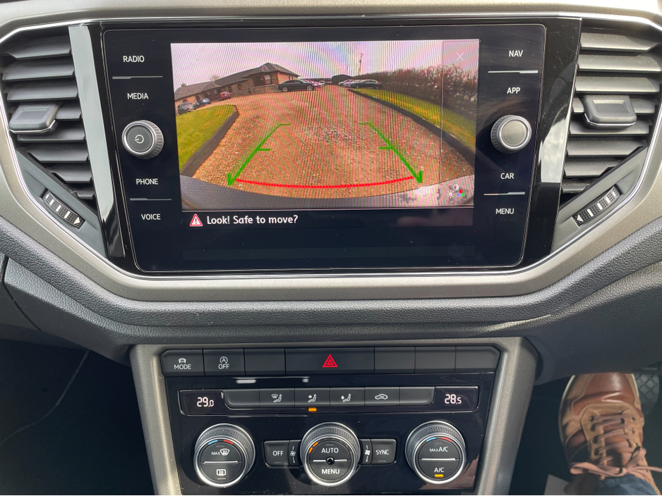 2021 Volkswagen T-Roc - image 16