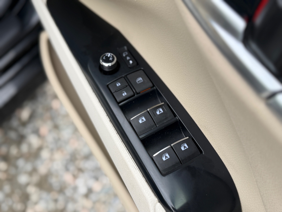 2021 Toyota Camry - image 17